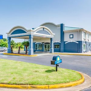 Days Inn By Wyndham Coliseum Montgomery Al Exterior photo