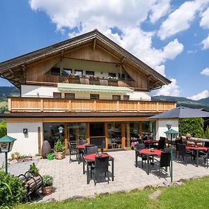 Haus Tirol Hotel Brixen im Thale Exterior photo