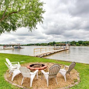 Lakefront Mabank Home With Hot Tub And Dock Exterior photo