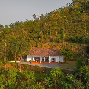 La Grove 2Bhk With Breakfast & Stunning View - Kannur Villa Wayanad Exterior photo