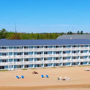 Great Mackinaw Beachfront Hotel Mackinaw City Exterior photo