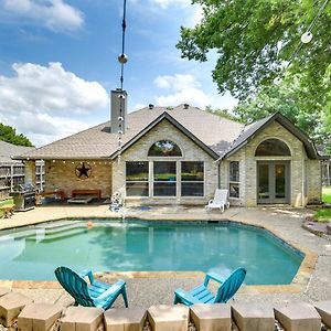 Spacious Flower Mound Home In Central Location! Exterior photo