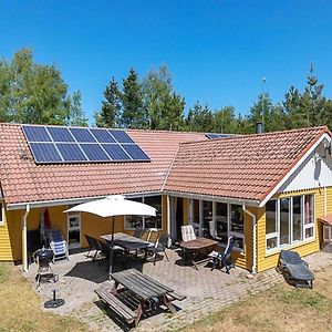 10 Person Holiday Home In H Jslev Bostrup Exterior photo