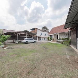 OYO 1370 Sudirman Guesthouse Syariah Garut Exterior photo