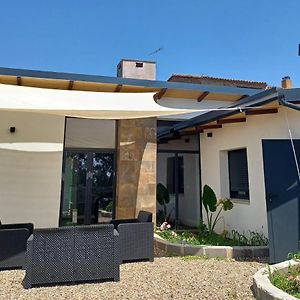 Agradable bungalow con jardin y chimenea Villa Hinojosa de San Vicente Exterior photo