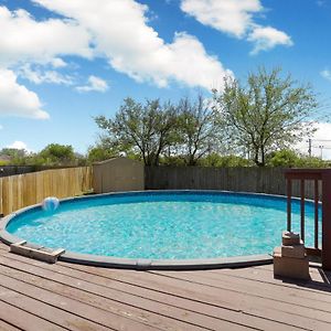 Home With Pool Near Sea World & Lackland San Antonio Exterior photo