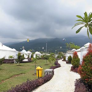 The Highland Park Resort Bogor Cilobak Exterior photo