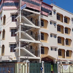 The Folks Inn Mombasa Exterior photo