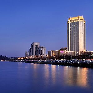 Crowne Plaza Zhenjiang Hotel Zhenjiang  Exterior photo