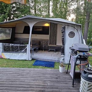 Cozy Private Caravan On Our Lawn Hotel Lulea Exterior photo