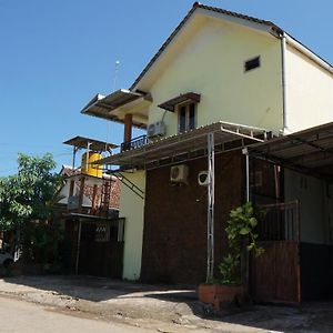 Oyo 92744 Coconut Island Homestay & Resort Pasanggaran Exterior photo