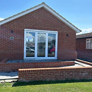 A New Built Brick Chalet Villa Leysdown on Sea Exterior photo