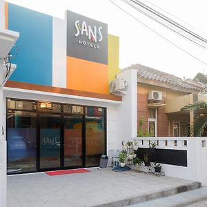 Sans Hotel City Park Medoho Semarang Alastuwo Exterior photo