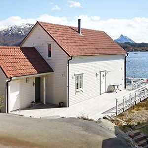 Four-Bedroom Holiday Home In Gurskoy 1 Kjellsund Exterior photo