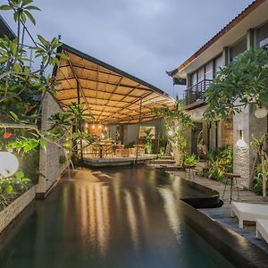 Masih House Ubud Hotel Exterior photo