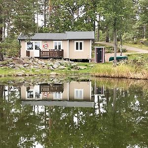 Renovated And Nice Cottage Located On A Small Seaside Plot Outside Oskarshamn Exterior photo