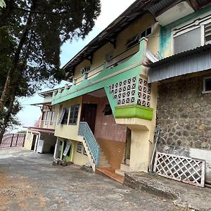 Oyo 93277 Villa Kemiloko Syariah Pasuruan Exterior photo