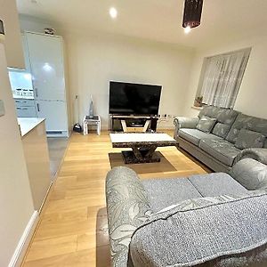 Lovely Cosy Apartment Bromley Exterior photo