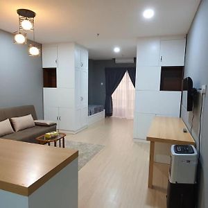 Nice And Cozy Studio Apartment With Gym And Pool. Kampar Exterior photo