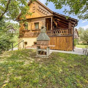 Beautiful Home In Breznik Plesivicki With Jacuzzi Gornji Desinec Exterior photo