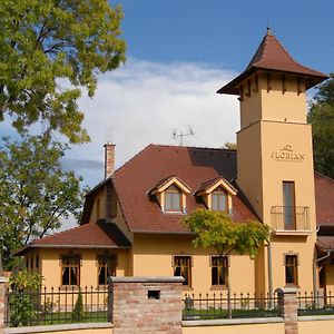 St. Florian Restaurant&Pension Hotel Vrakúň Exterior photo