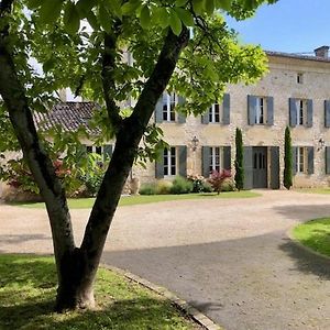 Domaine Des Monges Bed & Breakfast Saint-Seurin-de-Prats Exterior photo