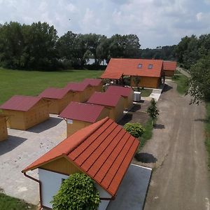 Tomajor Vendeghazak Apartment Tiszaeszlar Exterior photo