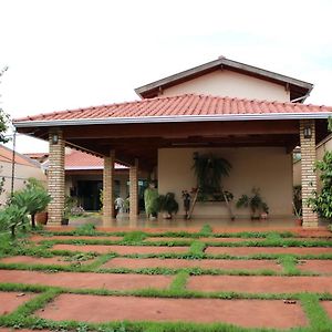 Casa Bem Localizada E De Facil Acesso Villa Londrina Exterior photo