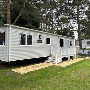 Woodlands Retreat Caravan Hotel Great Yarmouth Exterior photo