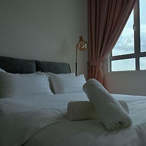 Bayu Temiang Luxury Design 7~8 Pax Apartment Seremban Exterior photo
