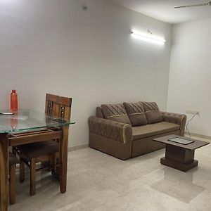 City Escape: 1Bhk Apartment With Private Balcony! Mangrul Exterior photo