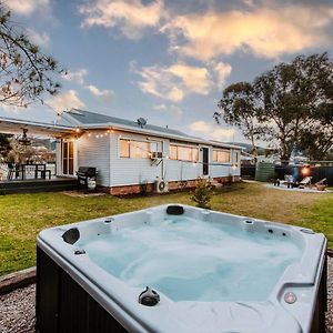 Charlie'S Stylish Family-Friendly Cottage In Downtown Mudgee Exterior photo