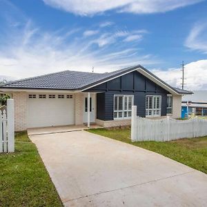 Coastal Relaxation In Banora Villa Kurrara Exterior photo