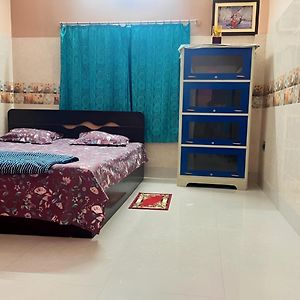 Peaceful Spacious Private 1Bhk Near Airport Close To Vip Or Jessore Rd Nagarbazar Exterior photo