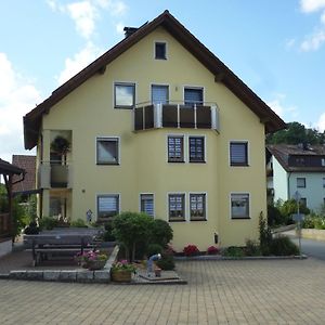 Gaestezimmer Klein Apartment Heiligenstadt in Oberfranken Exterior photo