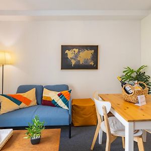 Cosy Remodeled Apartment In The City Center Fundao Exterior photo