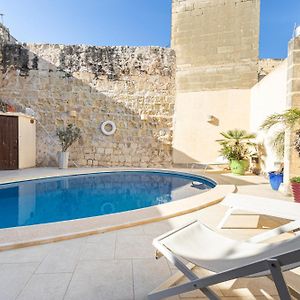 A Stunning, Townhouse With Magnificent Pool Area By 360 Estates Villa Zebbug  Exterior photo