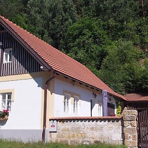 Leśni Chalupa Hlucov Villa Kokorin Exterior photo