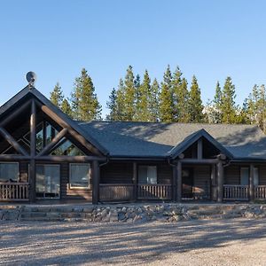 The Golden Eagle Cabin Villa Valemount Exterior photo