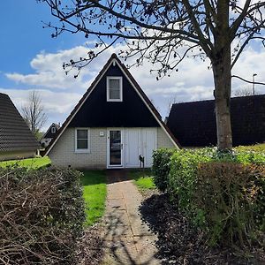 De Vecht, 124 - Centraal Gelegen Aan Vijver Hotel Gramsbergen Exterior photo