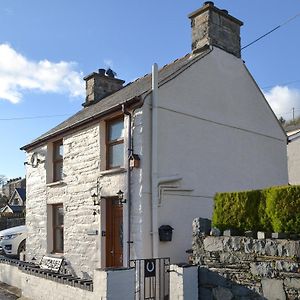 Arddwyn Villa Penrhyndeudreath Exterior photo