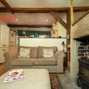 Characterful 2 Bed Cottage In Excellent Location Baslow Exterior photo