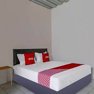 OYO 90809 Homestay Black Pink Merah Jambu Garut Exterior photo