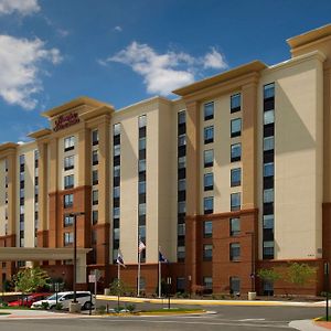 Hampton Inn & Suites Falls Church Exterior photo