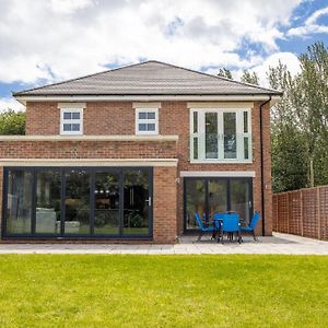 The Orchard - Spacious 5 Bed Villa Burton-upon-Trent Exterior photo