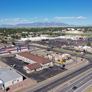 Super 8 by Wyndham Alamosa Motel Exterior photo