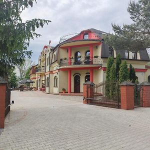 Zajazd Miechus Bed & Breakfast Miechow Exterior photo