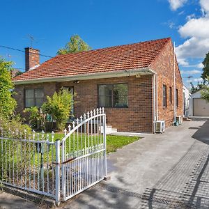 Belmore Brand New Renovated 3Br House Ac & Parking Villa Sydney Exterior photo