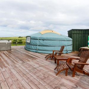 Colourful Mongolian Yurt Enjoy A New Experience Villa Turriff Exterior photo