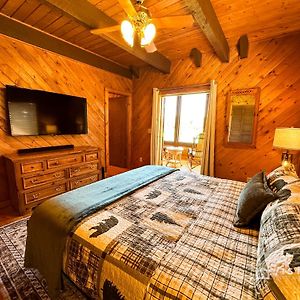 Runway Cabin Retreat With Private Hot Tub! Villa Duck Creek Village Exterior photo